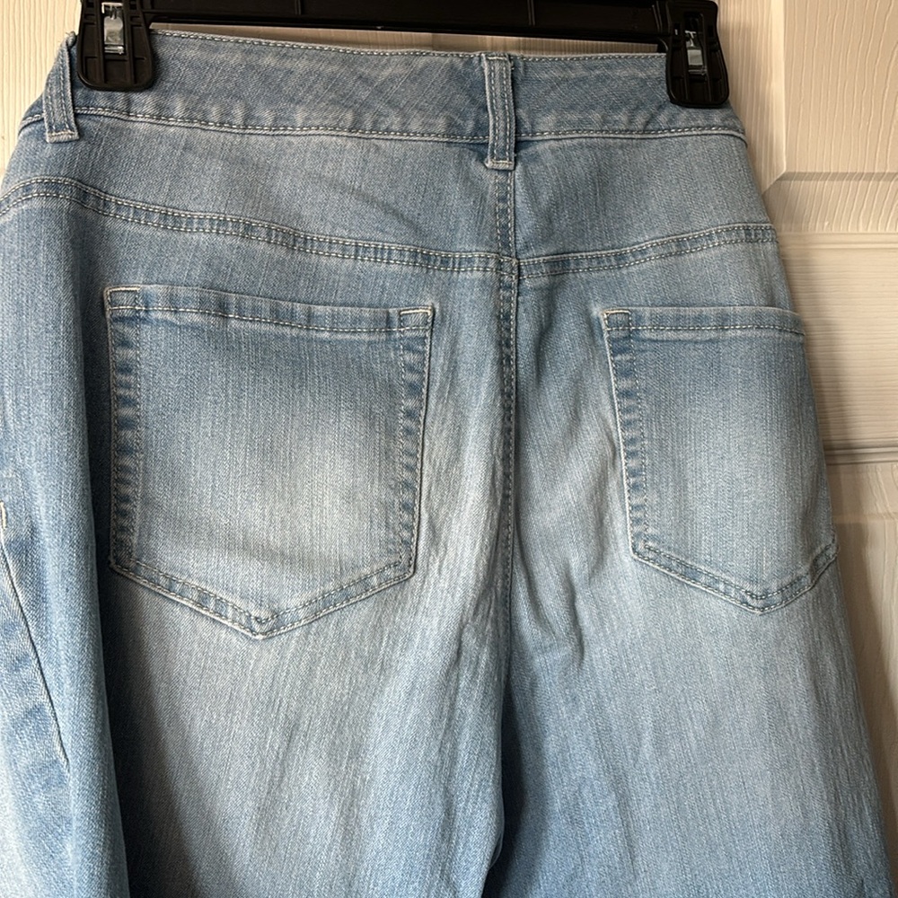 Capris - Picture 4 of 4